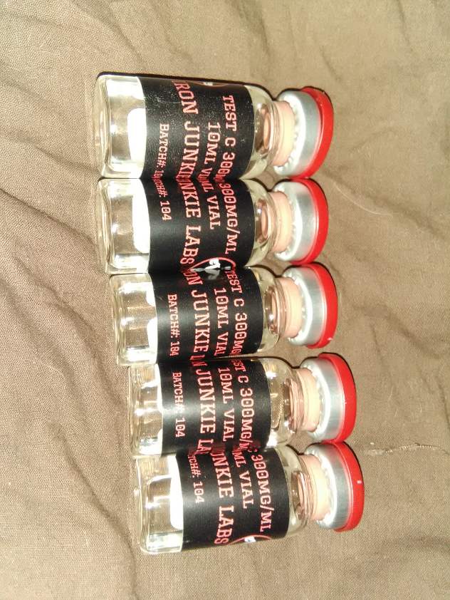 1530816103322-1864421856